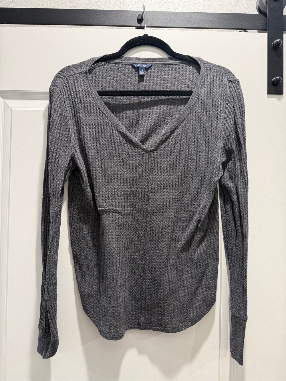 Aeropostale Charcoal Gray V-Neck Waffle-Knit Long Sleeve Sweater